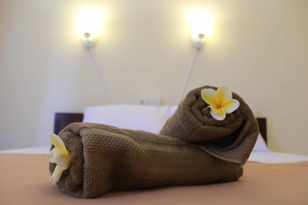 Jenny Bunker Homestay Kuta Lombok Buitenkant foto