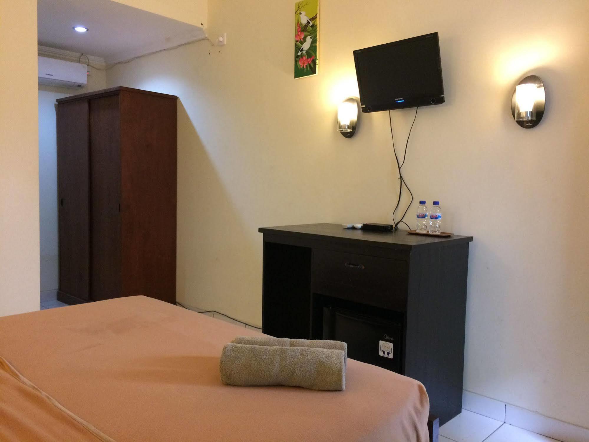 Jenny Bunker Homestay Kuta Lombok Buitenkant foto