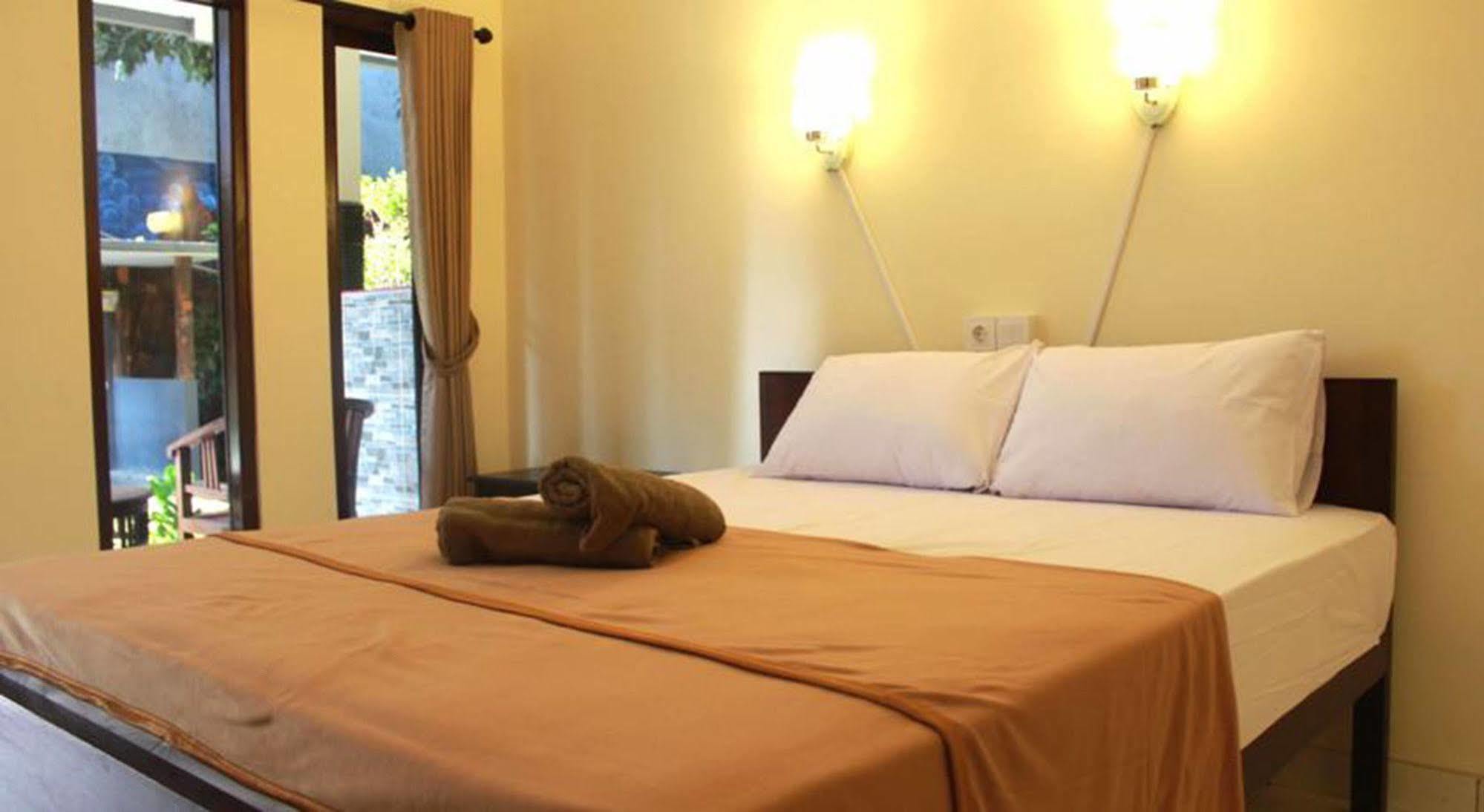 Jenny Bunker Homestay Kuta Lombok Buitenkant foto