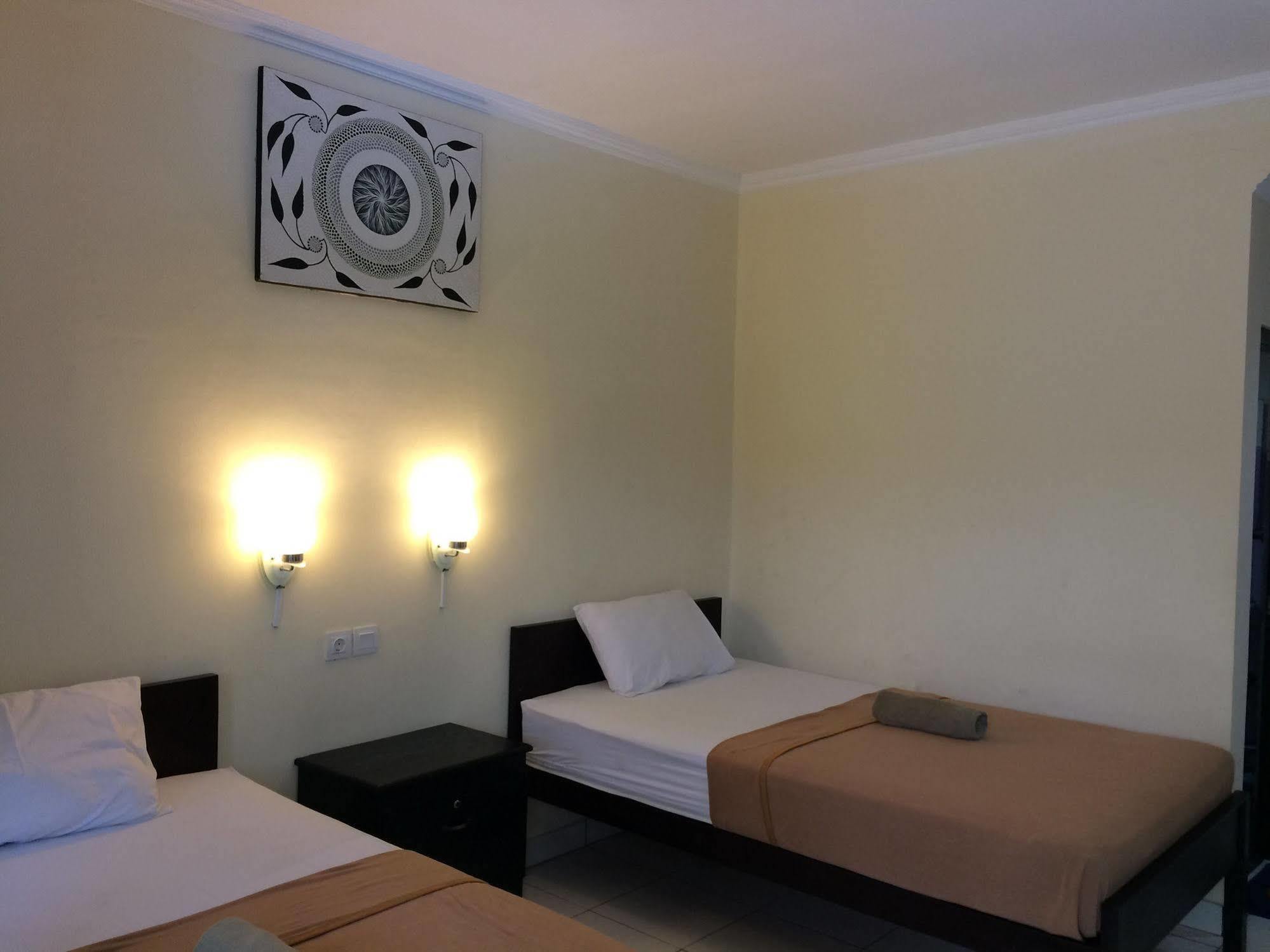 Jenny Bunker Homestay Kuta Lombok Buitenkant foto