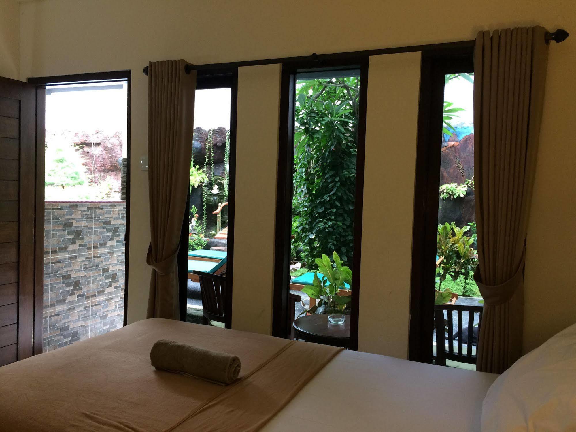 Jenny Bunker Homestay Kuta Lombok Buitenkant foto